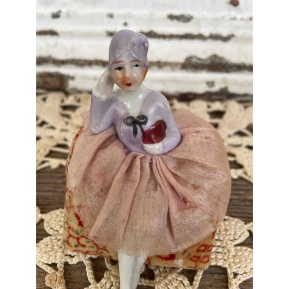 Antique Bathing Beauty Type Pincushion Half Doll Legs Out On A CHair - Picture 11 of 12